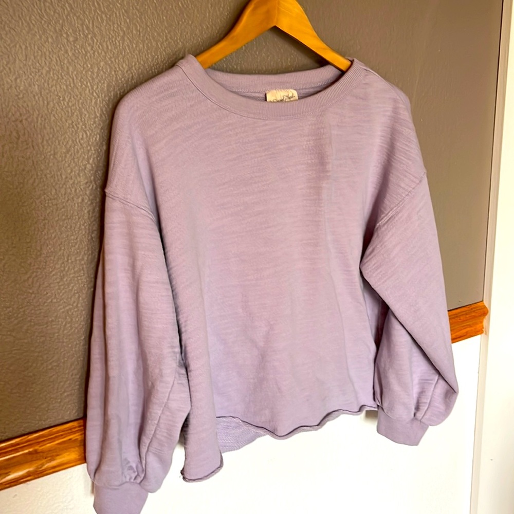 Size medium universal thread crop sweatshirt light purple